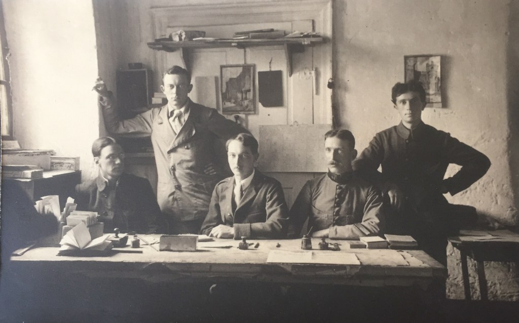 de gauche à droite: inconnu, Louis Baschet, Louis de Saint Vincent, inconnu, inconnu (photo en propriété de Béatrice Dorfner)